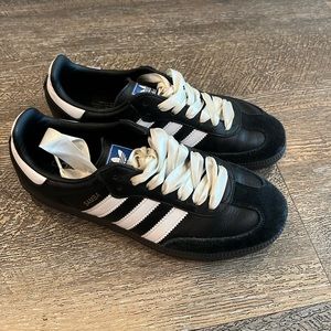 Adidas Sambas